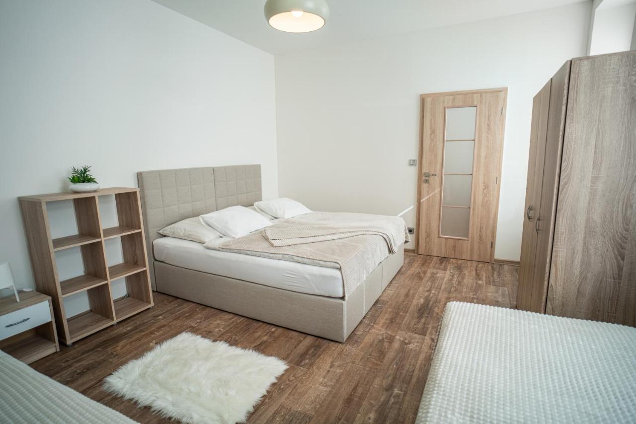 Apartmanovy Dum Sklipek Трутнов Екстер'єр фото