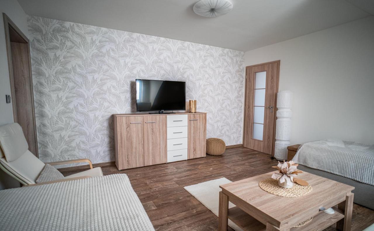 Apartmanovy Dum Sklipek Трутнов Екстер'єр фото