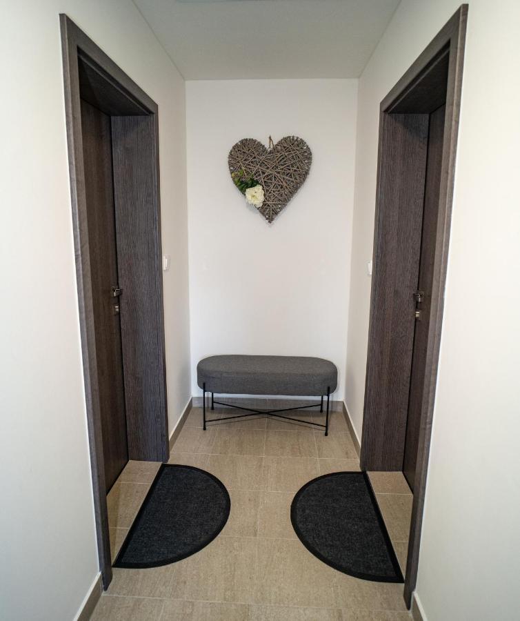 Apartmanovy Dum Sklipek Трутнов Екстер'єр фото