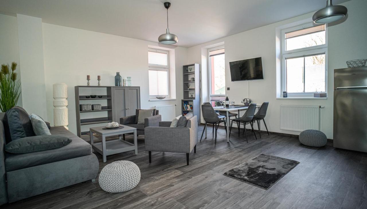 Apartmanovy Dum Sklipek Трутнов Екстер'єр фото