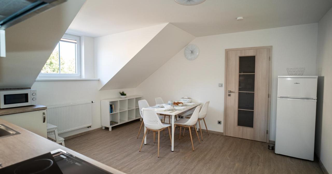 Apartmanovy Dum Sklipek Трутнов Екстер'єр фото
