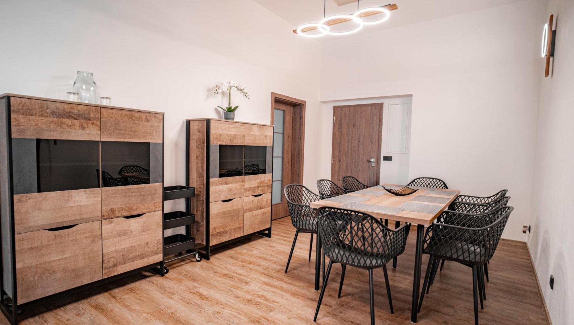 Apartmanovy Dum Sklipek Трутнов Екстер'єр фото